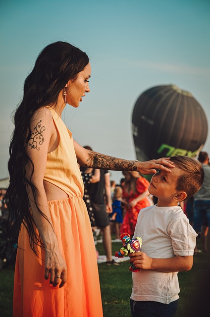 双管齐下策 双管齐下策